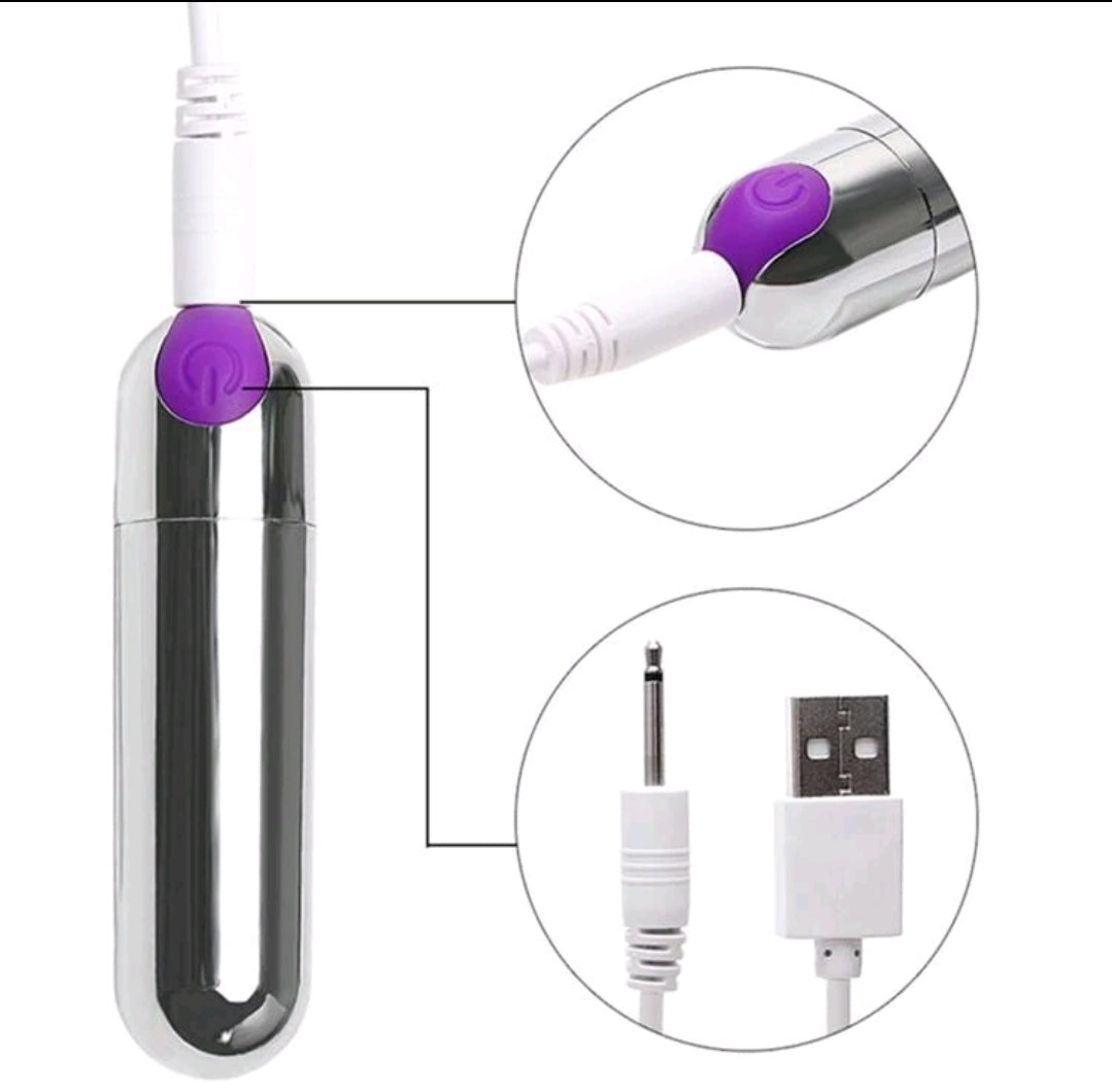 Elegante y efectiva, la balita vibradora metálica recargable es un accesorio esencial para quienes buscan discreción sin sacrificar potencia.