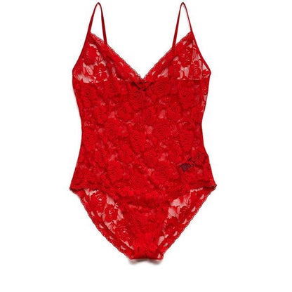 Body de encaje rojo en talla 1XL, diseñado para realzar curvas y brindar un ajuste favorecedor a mujeres plus size en Guatemala.