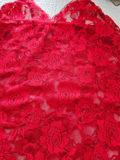 Body rojo de encaje con diseño atrevido para talla 1XL, perfecto para elevar la autoestima y sentirte segura en tu piel.