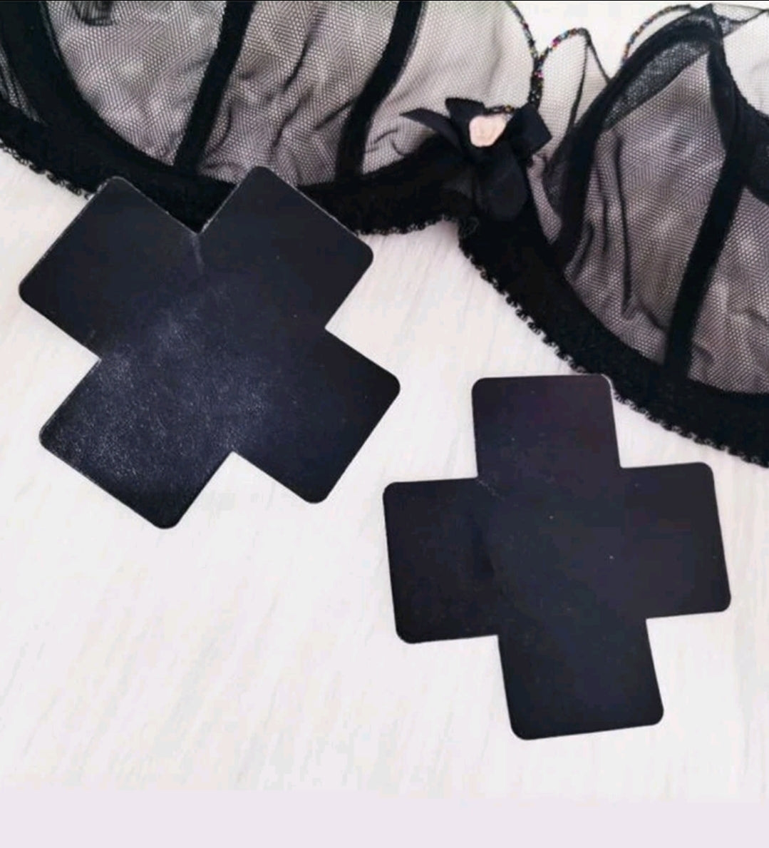 Estas pezoneras desechables son la solución perfecta para mantener la discreción con cualquier prenda sensual. Prácticas y seguras para una noche especial.