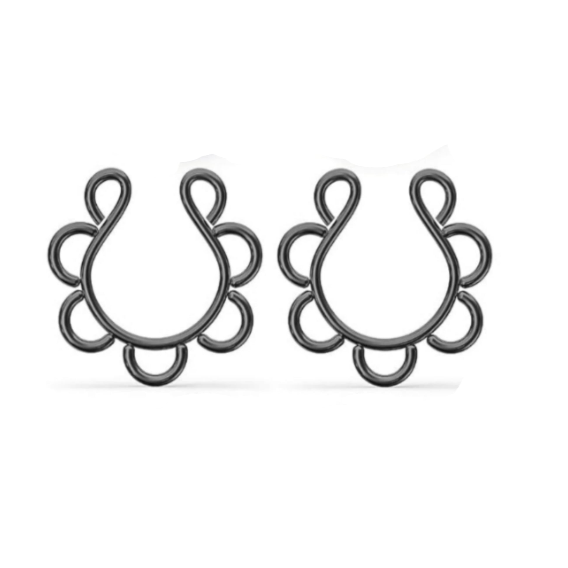 Atrévete con estas pezoneras estilo bondage con cadenas ajustables. Estimulantes, sin perforación y listas para subir la temperatura de tus juegos.