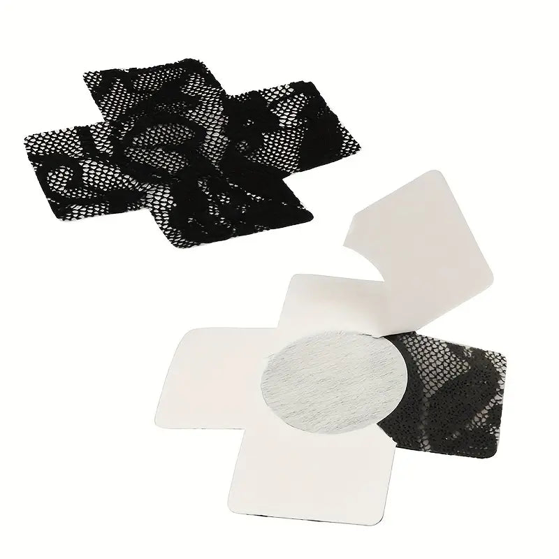 Siente el poder de la sensualidad discreta con estas pezoneras negras. Adhesivas, suaves y perfectas para elevar tu look sin mostrar de más.
