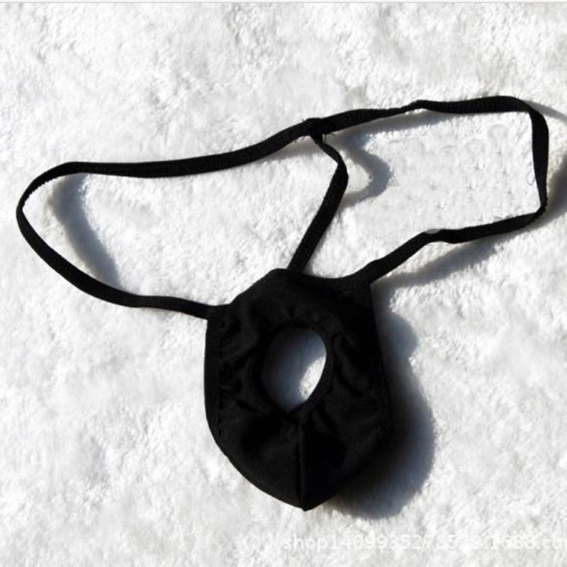 Tanga masculina con diseño abierto que brinda acceso rápido y mayor ventilación. Ideal para hombres que buscan lencería erótica con estilo y libertad.