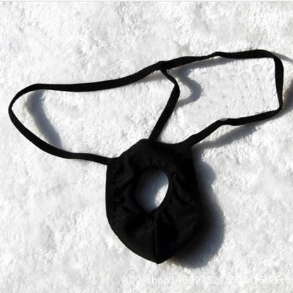 Tanga masculina con diseño abierto que brinda acceso rápido y mayor ventilación. Ideal para hombres que buscan lencería erótica con estilo y libertad.