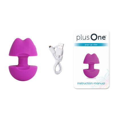 Imagen del vibrador emergente plusOne® acompañado de su cable de carga magnético USB, resaltando su practicidad recargable.