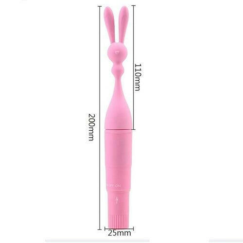 Con diseño adorable, resistencia al agua y textura tipo terciopelo, este vibrador clitorial une estilo y funcionalidad en la palma de tu mano.